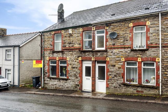 3 bed end terrace house