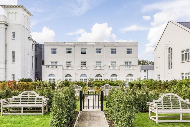 Egerton Drive, Old Isleworth TW7 2 bed flat for sale