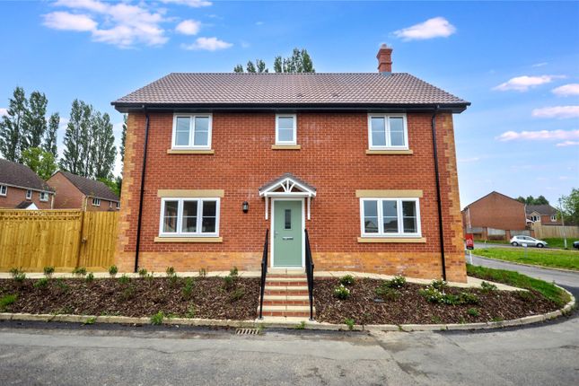 19 Clayton Close, Yeovil, BA22 4 bed detached house for sale