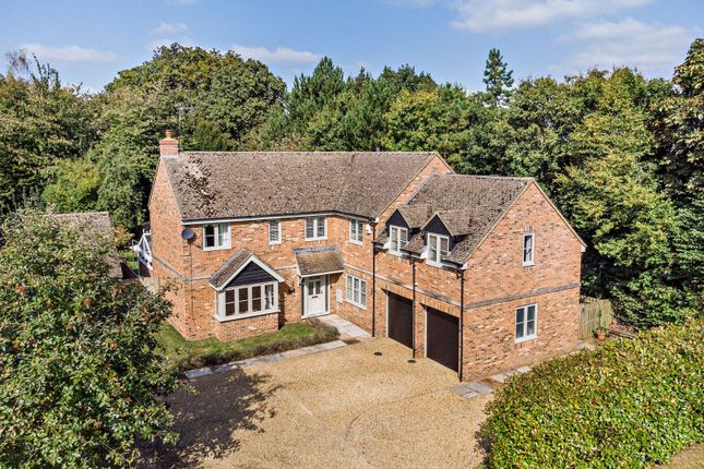 5 bed detached house