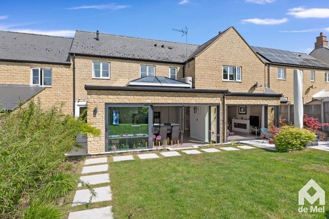 5 bedroom semi-detached house for sale