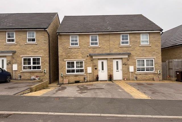 Rambling Walk, Clayton, Bradford 3 bed semi