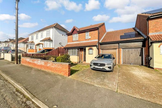 4 bed link detached house
