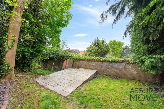 Somercoates Close, Barnet, Herts, EN4 2 bed apartment for sale