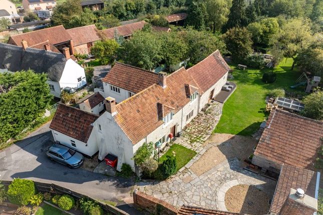 6 bedroom detached house for sale