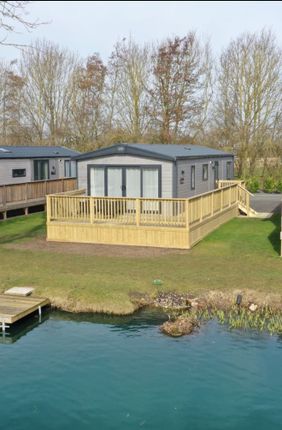 2 bedroom lodge for sale