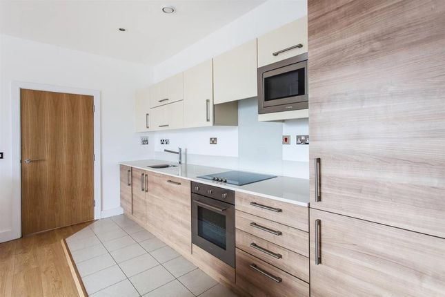 3 Cornell Square, London SW8 2 bed flat for sale