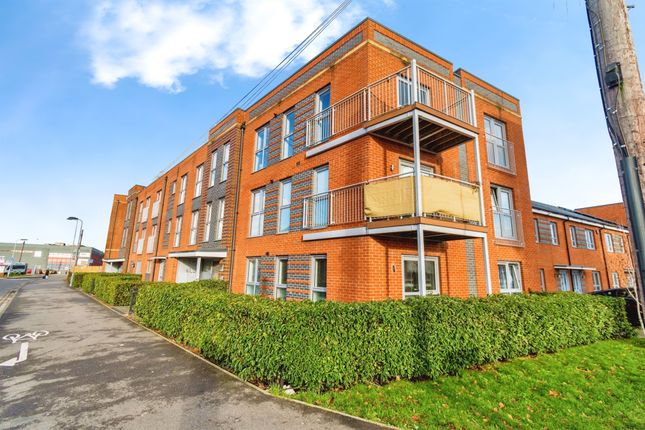 3 bedroom flat for sale