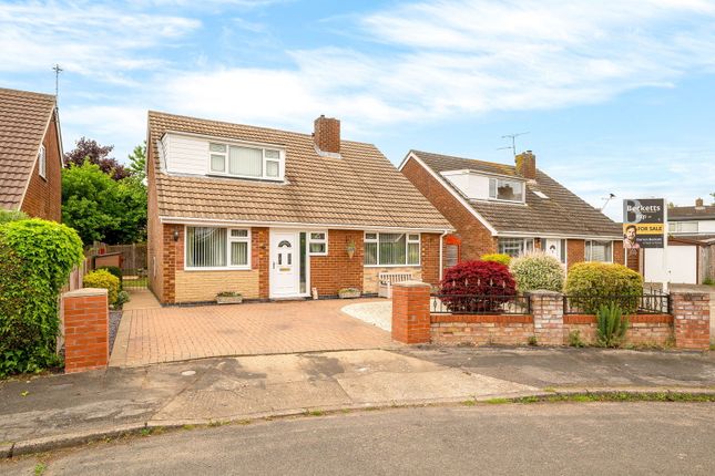 5 bed detached house