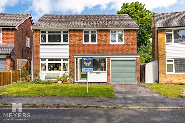 Wollaton Crescent, Ferndown BH22 4 bed detached house for sale