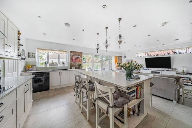 7 bed detached house
