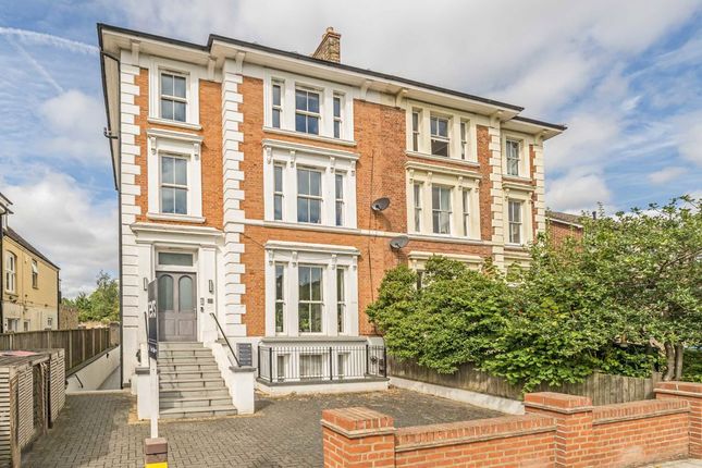 Ewell Road, Surbiton KT6 3 bed flat for sale
