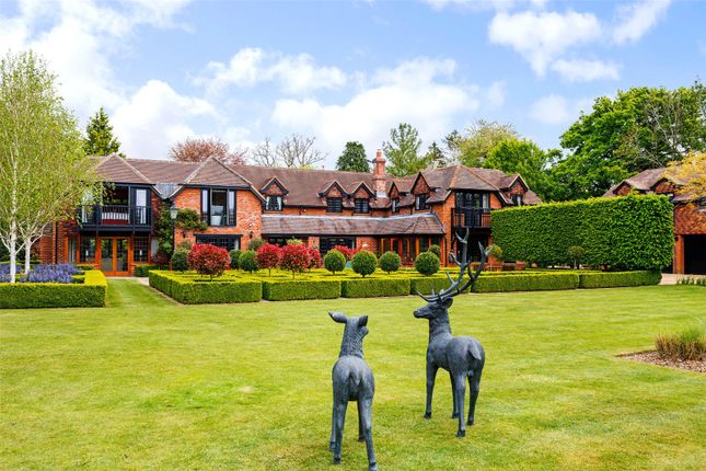6 bed detached house