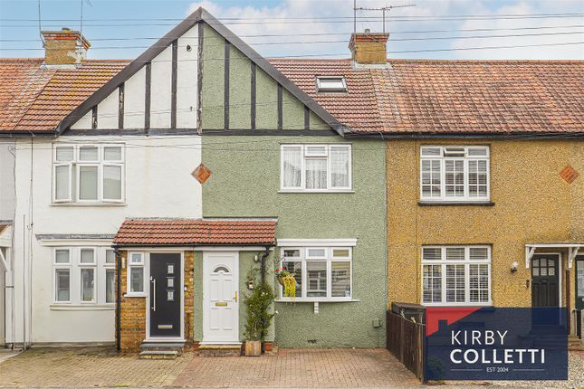 River Avenue, Hoddesdon 3 bed terraced house for sale