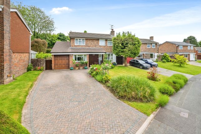 5 bed detached house