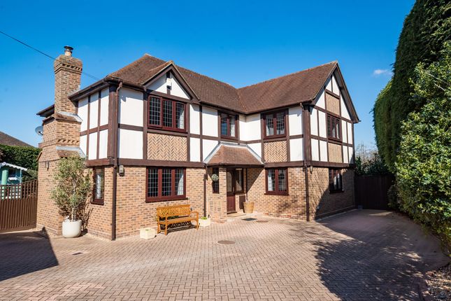 Yateley GU46 4 bed detached house for sale