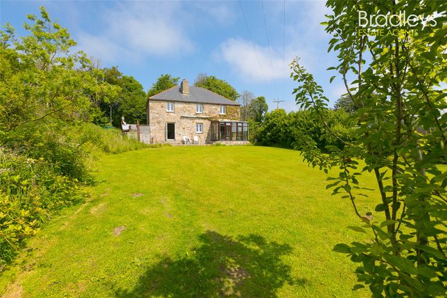 4 bed detached house