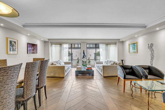 Mount Row, Mayfair, London, W1K 3 bed flat for sale