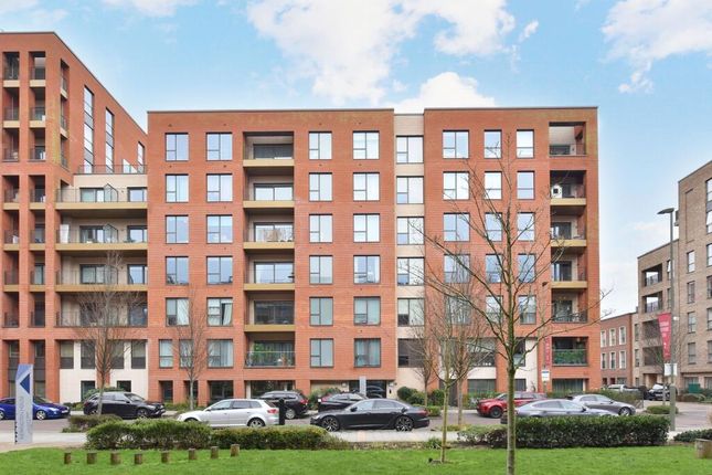 3 bedroom flat for sale