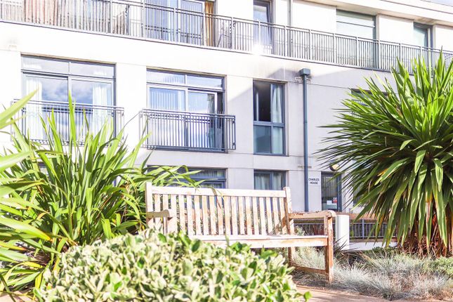 Guildford Street, Chertsey KT16 1 bed apartment for sale