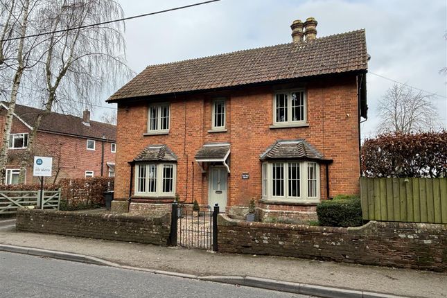 High Street, Worton 3 bed detached house for sale