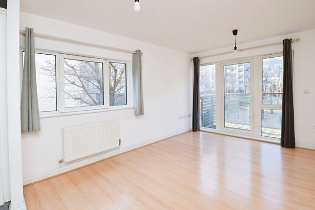 3 bedroom flat for sale