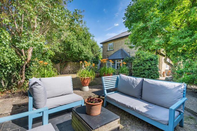 4 bedroom cottage for sale