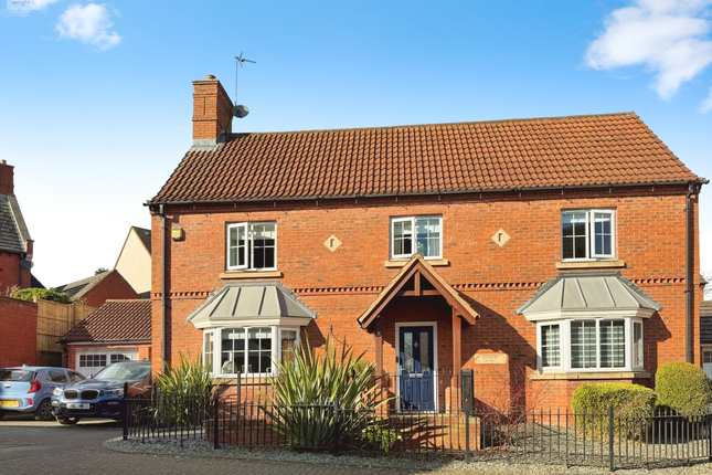 4 bed detached house