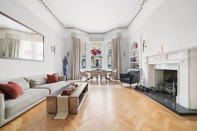 De Vere Gardens, London, W8 2 bed apartment for sale