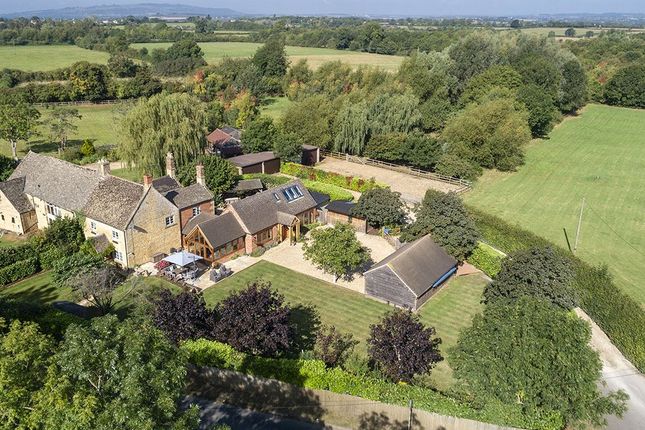 5 bed detached house