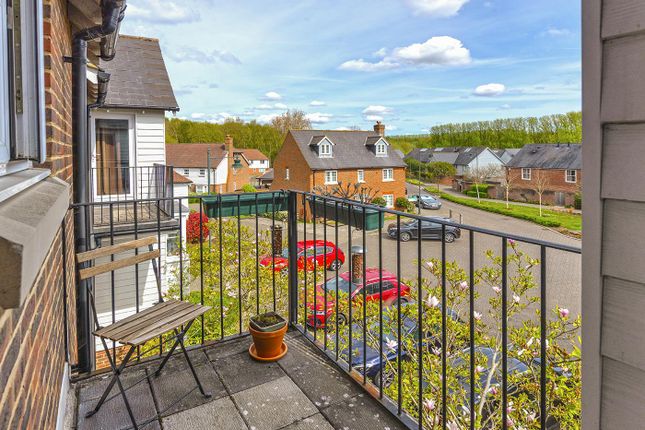Amber Lane, Kings Hill, West Malling 2 bed apartment for sale
