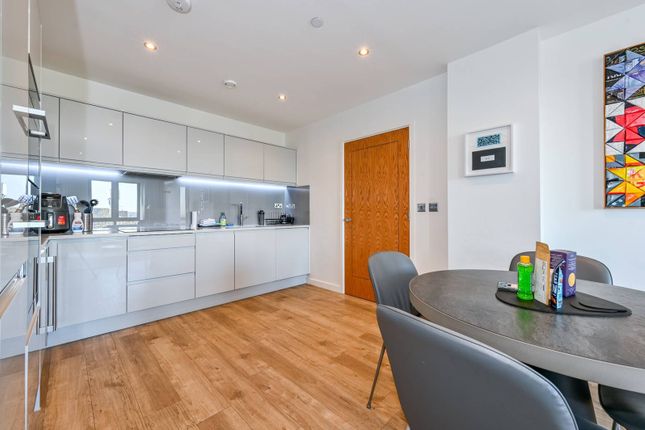 Centric Close, Camden Town, London, NW1 2 bed flat for sale