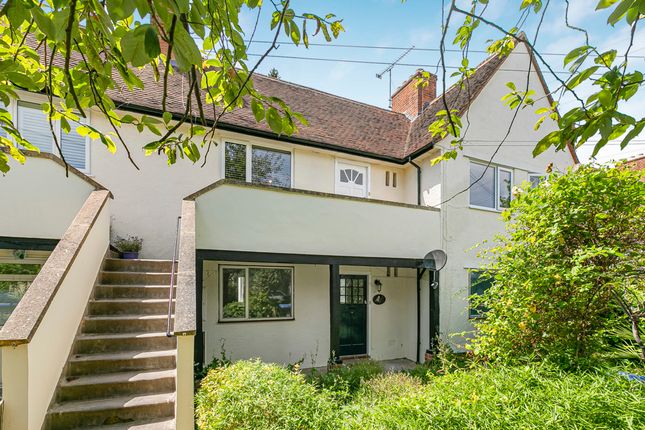 2 bed maisonette