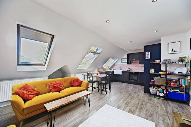 2 bedroom flat for sale