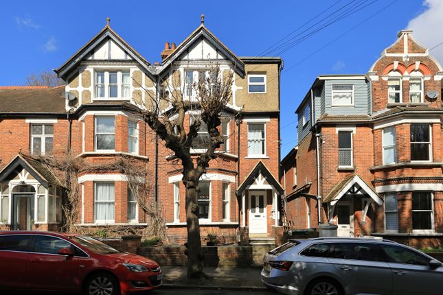 Broadmead Road, Folkestone CT19 1 bed flat for sale