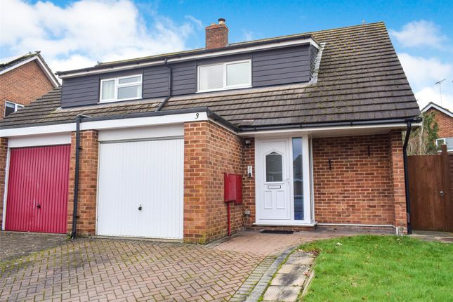 Harvest Close, Yateley GU46 3 bed semi