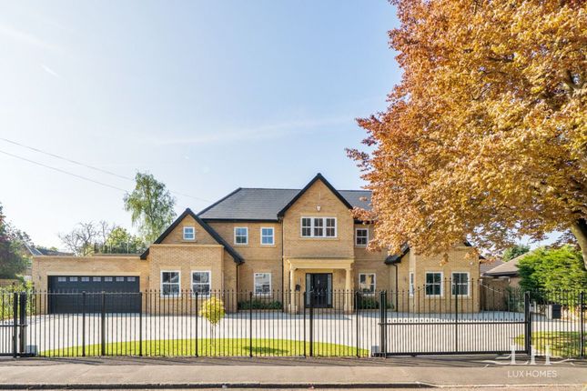 6 bedroom detached house for sale