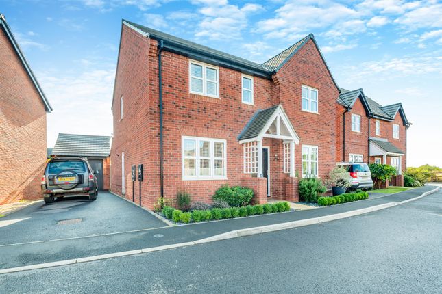 4 bed detached house