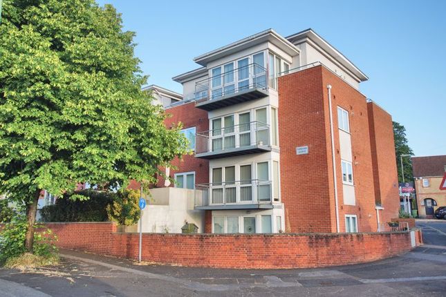 Elmhurst Road, Fareham PO16 1 bed ground floor flat for sale