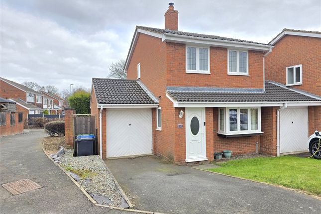 3 bedroom link detached house for sale