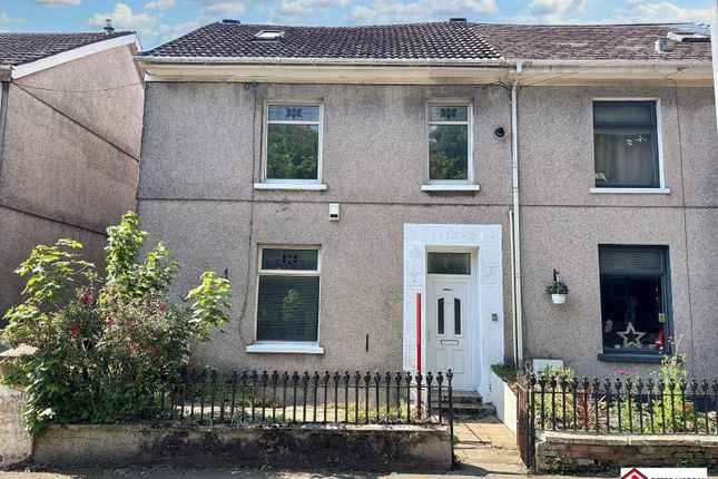 4 bedroom end of terrace house for sale