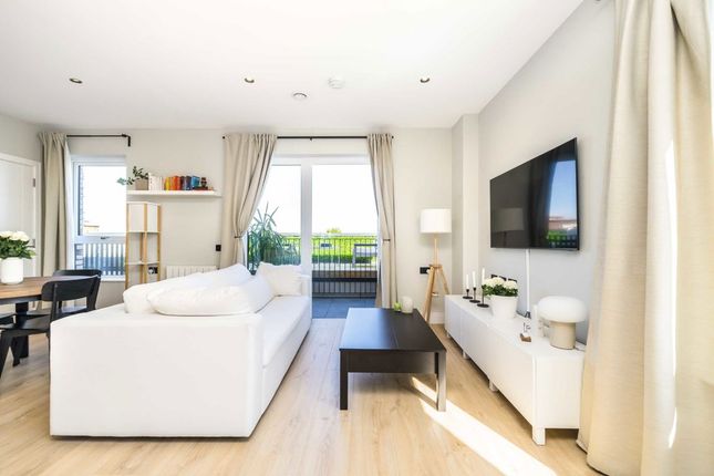 Ballards Lane, London N3 1 bed flat for sale