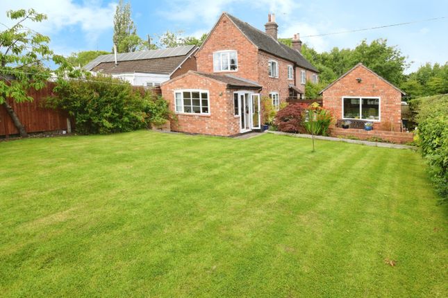 Hawkes Mill Lane, Coventry CV5 3 bed detached house for sale