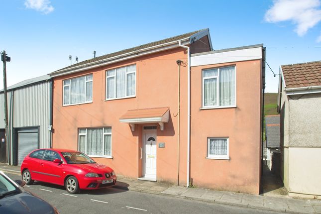 4 bed semi-detached house