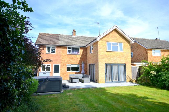 Trelawne Drive, Cranleigh, GU6 4 bed detached house for sale