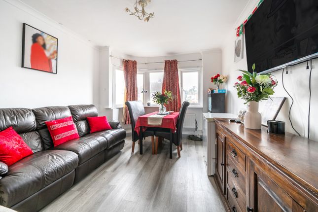 Erith Crescent, Romford RM5 2 bed maisonette for sale