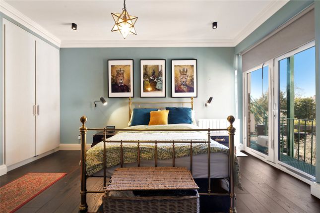 Cholmley Gardens, West Hampstead, NW6 2 bed flat for sale