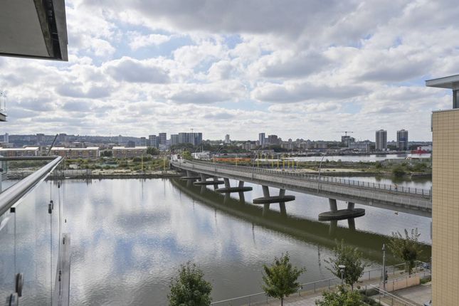 The Galley, Docklands, London, E16 2 bed flat for sale