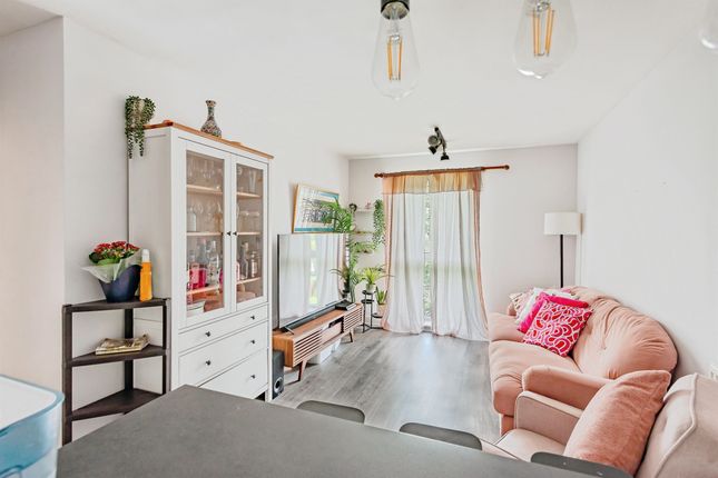 2 bed flat