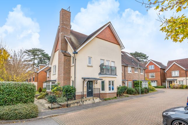 Ashtead 2 bed apartment for sale